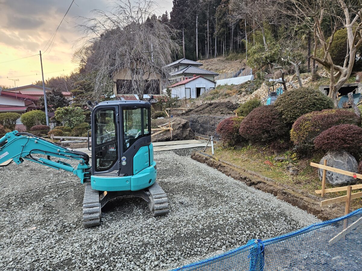 基礎工事中