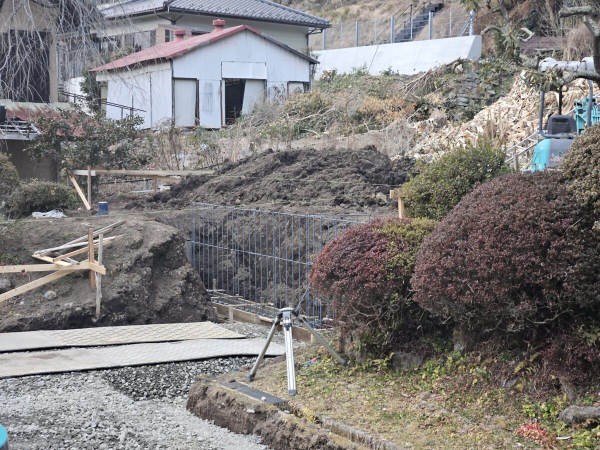 基礎工事中